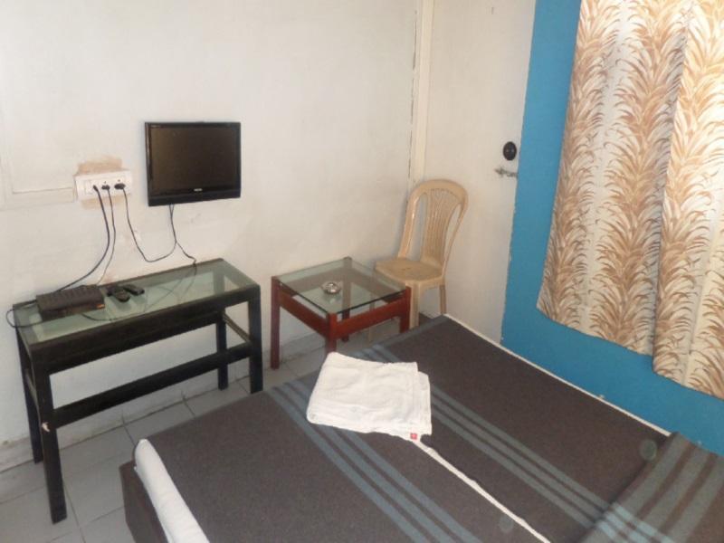 Hotel Abhishek Nashik Buitenkant foto